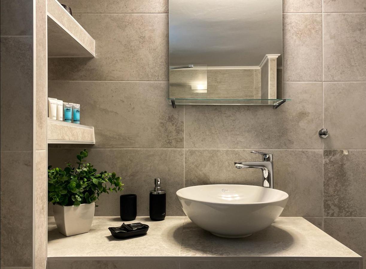 Acropolis Slow Living Apt Under The Parthenon Athen Exterior foto